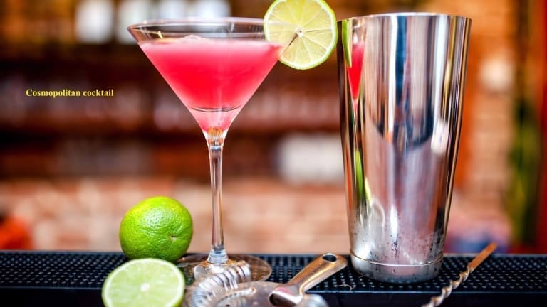 Cosmopolitan cocktail ricetta originale per fare il drink di Sex and the City. Grandi ricette cocktail con vodka