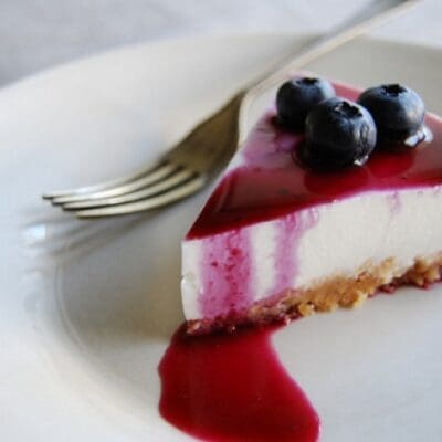 Cheesecake ai mirtilli senza cottura ricetta originale americana facile e veloce per fare dolce goloso