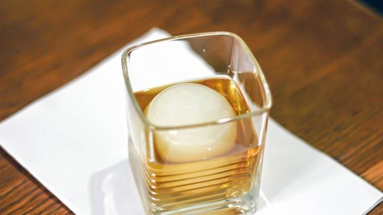 Godfather cocktail recipe with ice ball, best whiskey cocktail recipes, amaretto