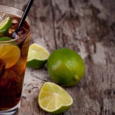 Cuba Libre cocktail recipe how to make the real Cuba Libre with Coke rum lime juice