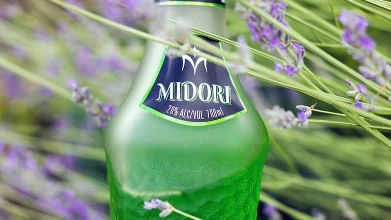 Midori what it is, characteristics, cocktails to make, green melon liqueur