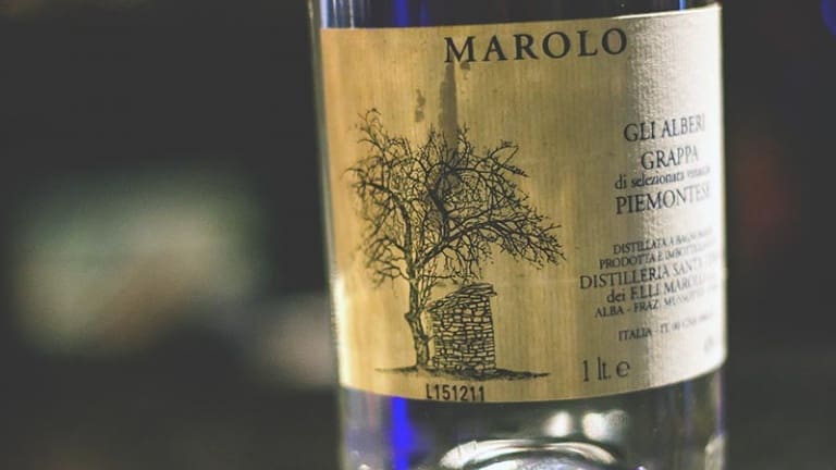 La grappa Gli Alberi della distilleria Marolo è una grappa delicata e fruttata, ideale per fare cocktail e per il dopo cena.