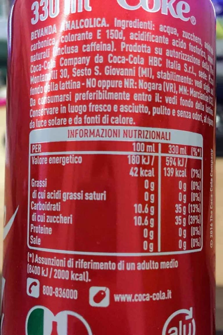 Valori nutrizionali coca cola, bevanda zuccherata nociva per la salute