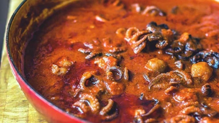 Stewed octopus with tomato sauce: the perfect recipe