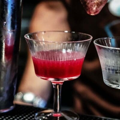 Daiquiri all'uva fragola cocktail, le migliori ricette cocktail per fare aperitivi leggeri alla frutta e rum