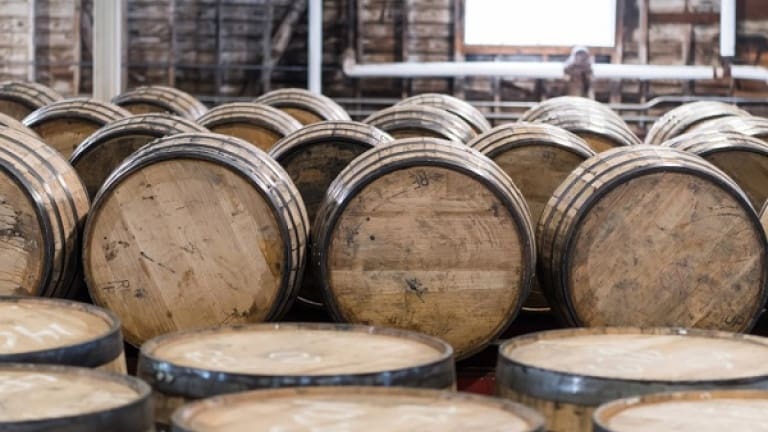 Bourbon barrels used to make Irish whiskey, how whiskey is made