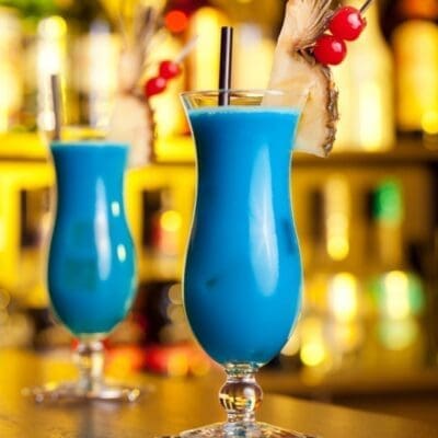 Blue Hawaiian drink recipe and ingredients, blu tropical cocktail made with rum