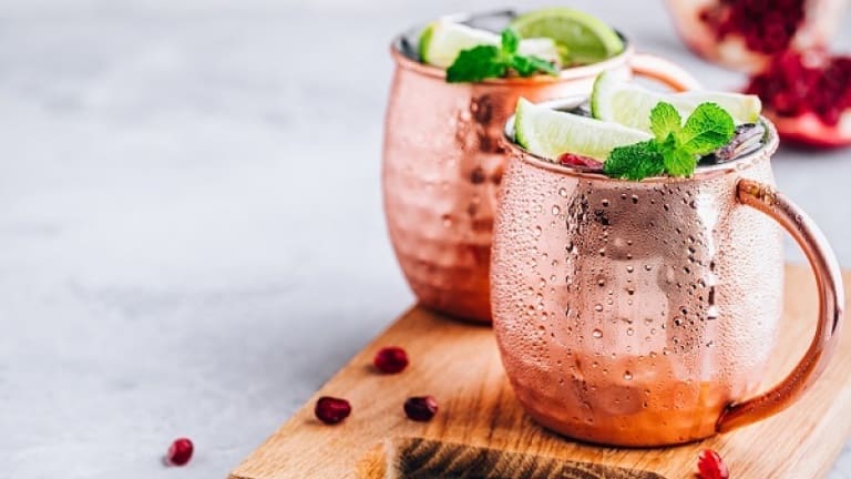 Pomegranate Moscow Mule drink recipe: how to make the Christmas twist of a great vodka cocktail