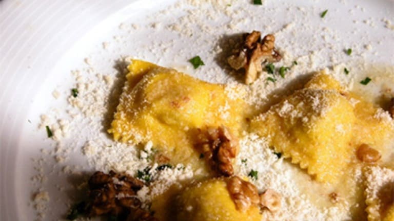 Tortelloni ai funghi porcini di Borgotaro con culaccia e noci, ricetta gourmet