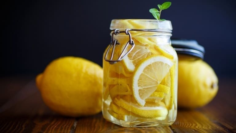 Shrub di limone e menta, ricetta facile e veloce da fare a casa