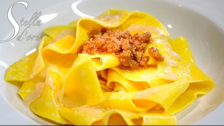 Pappardelle with fresh salami paste and Parmesan fondue: the perfect recipe