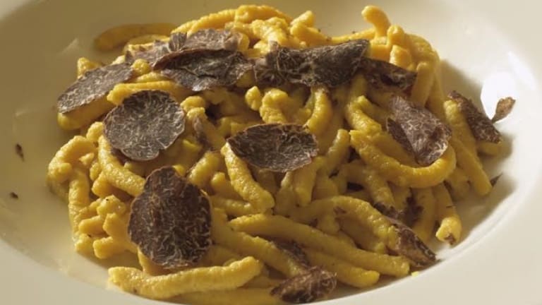Passatelli di Romagna con tartufo su fonduta di Parmigiano