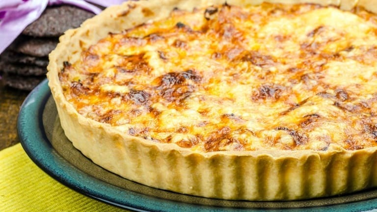 Savory cheese pie, simple and quick recipes. Tasty recipes
