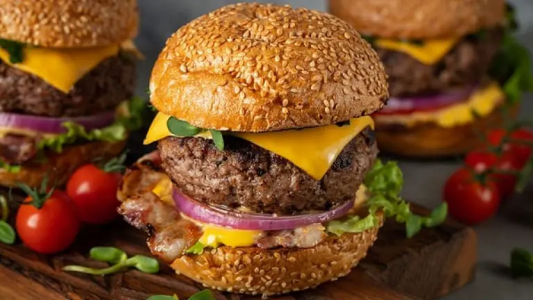 How to make the ultimate hamburger at home: the perfect recipe