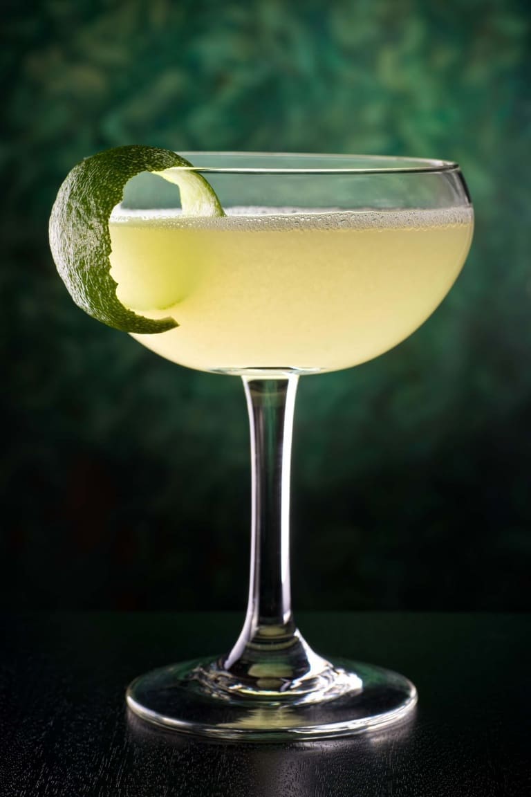 Daiquiri cocktail al lime, ricetta cocktail con rum bianco lime e zucchero