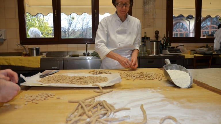 Historical recipes, preparation of pisarei and fasò, bread gnocchi with beans