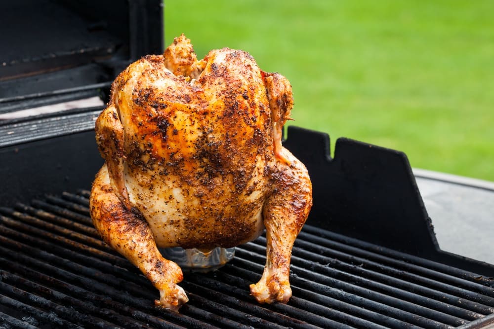 Beer can chicken: la ricetta per cuocere il pollo sulla lattina