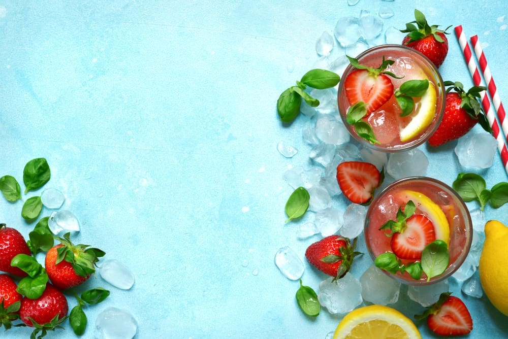 Limonata con fragole e basilico: il cocktail analcolico più fresco dell’estate