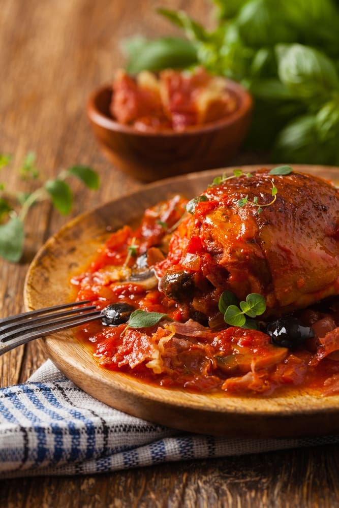Pollo alla cacciatora: la ricetta di una grande cuoca toscana con ingredienti e dosi