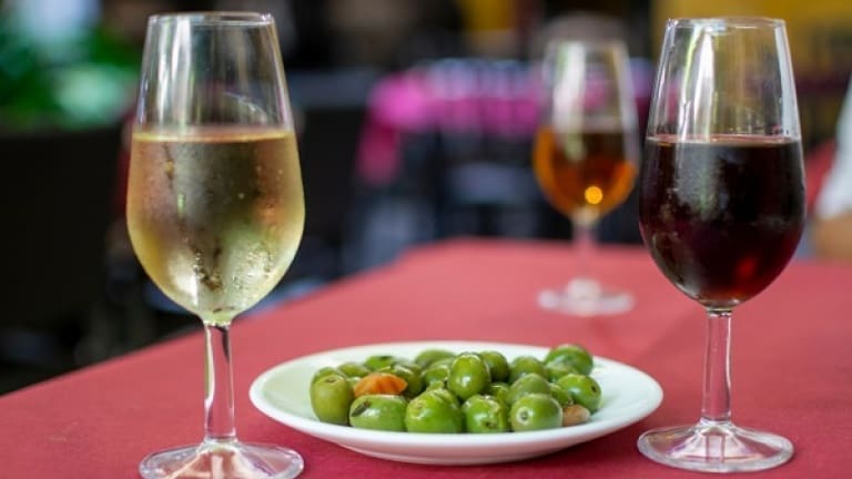 Sherry Fino what it is and how it is produced, Spanish fortified wine from Jerez