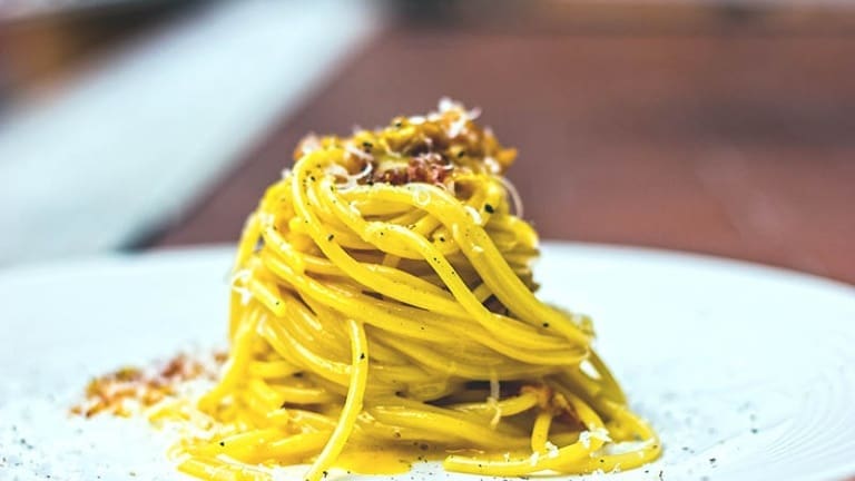 Spaghetti alla carbonara, which wine to pair with, Franciacorta Spumante Berlucchi 