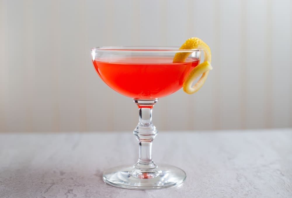 Scofflaw cocktail: the original recipe with bourbon whiskey, vermouth, lemon and grenadine
