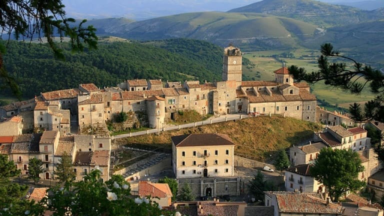 Castel del Monte Abruzzo. Guida ai borghi più belli dell'Abruzzo. Itinerari.