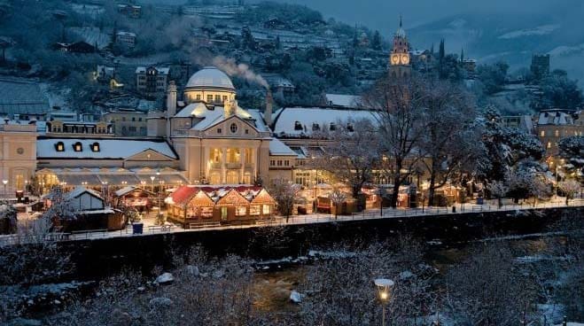 Kurhaus and the Thermal Baths makes the Merano Christmas market